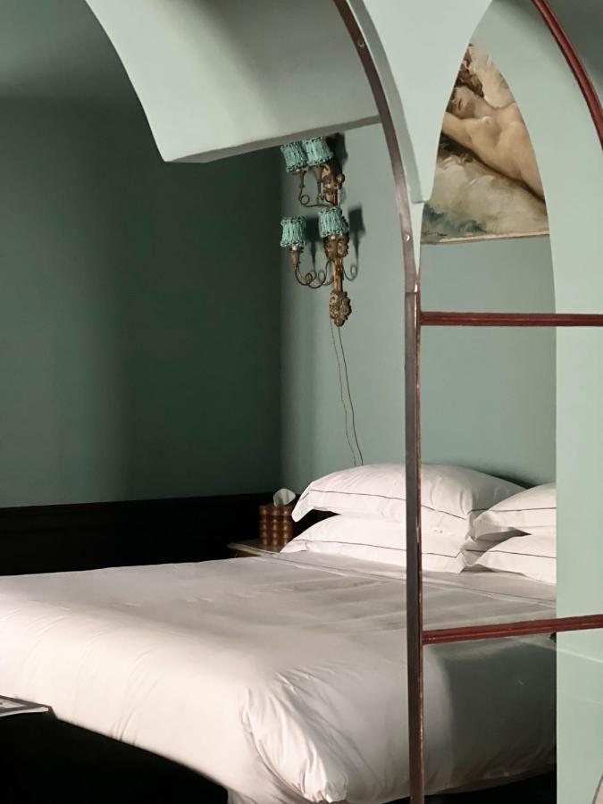 Hotel Jardins Secrets Nîmes Esterno foto