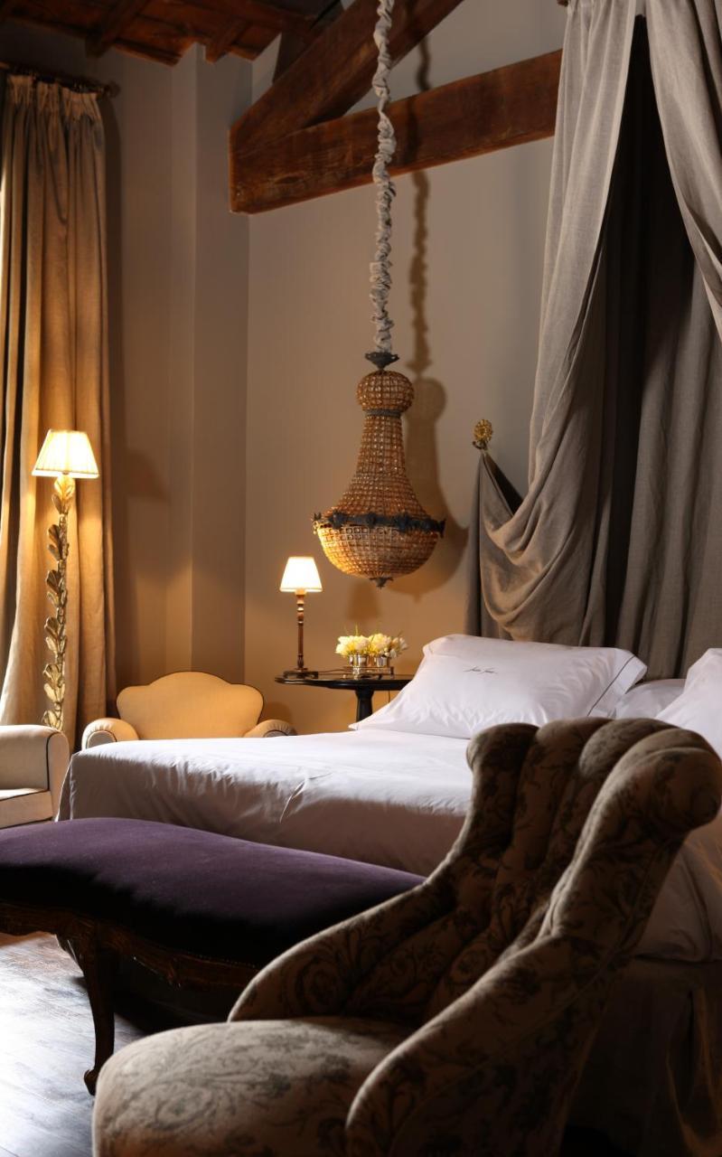 Hotel Jardins Secrets Nîmes Esterno foto