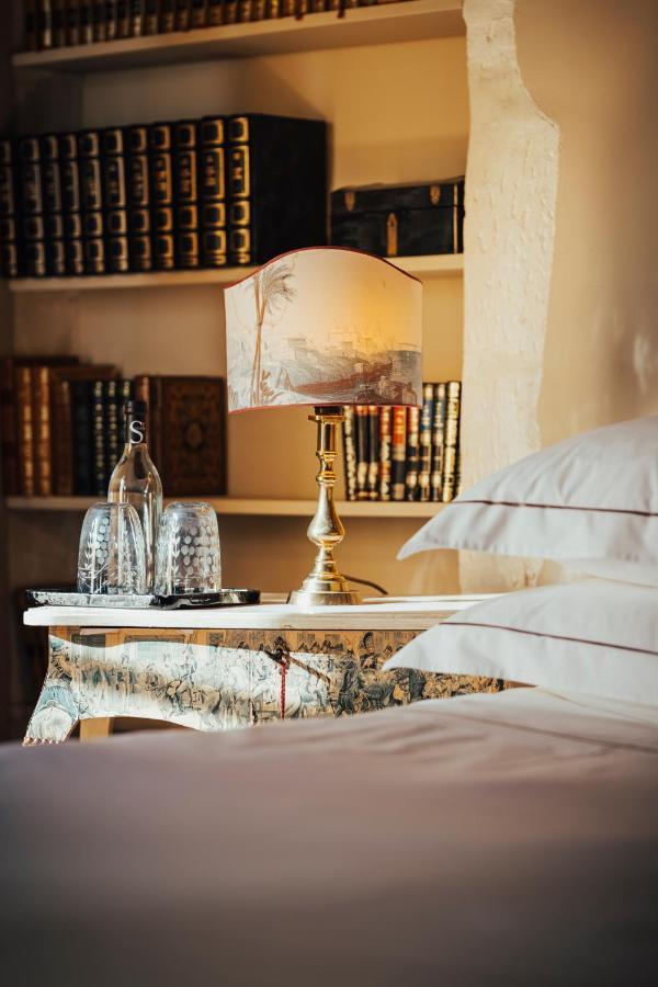 Hotel Jardins Secrets Nîmes Esterno foto